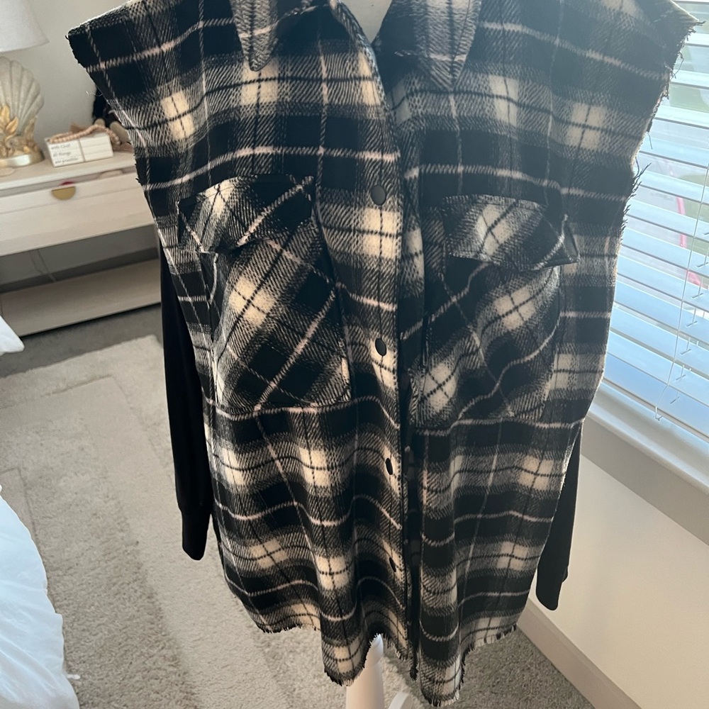 H&M Sleeveless Black And White Plaid Shirt Jacket XXLT - Picture 2 of 14